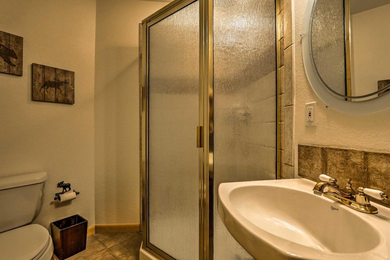 Mountain-View Condo With Deck Walk To 格兰德莱克 外观 照片